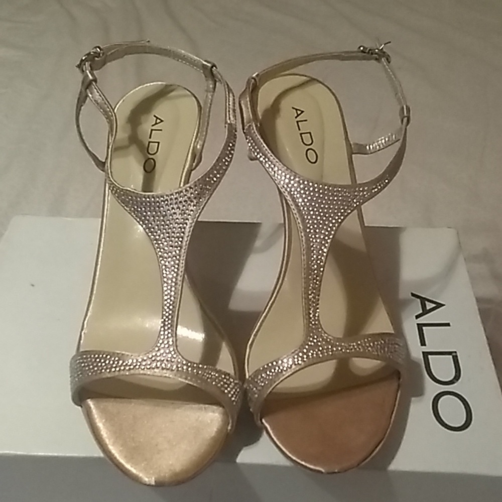 Heels. Strap.